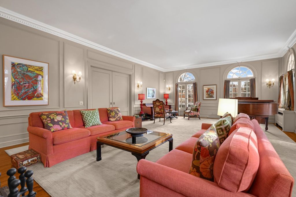 Photo of 2400 Pillsbury Avenue S, Minneapolis, MN 55404 (MLS # 6763677)