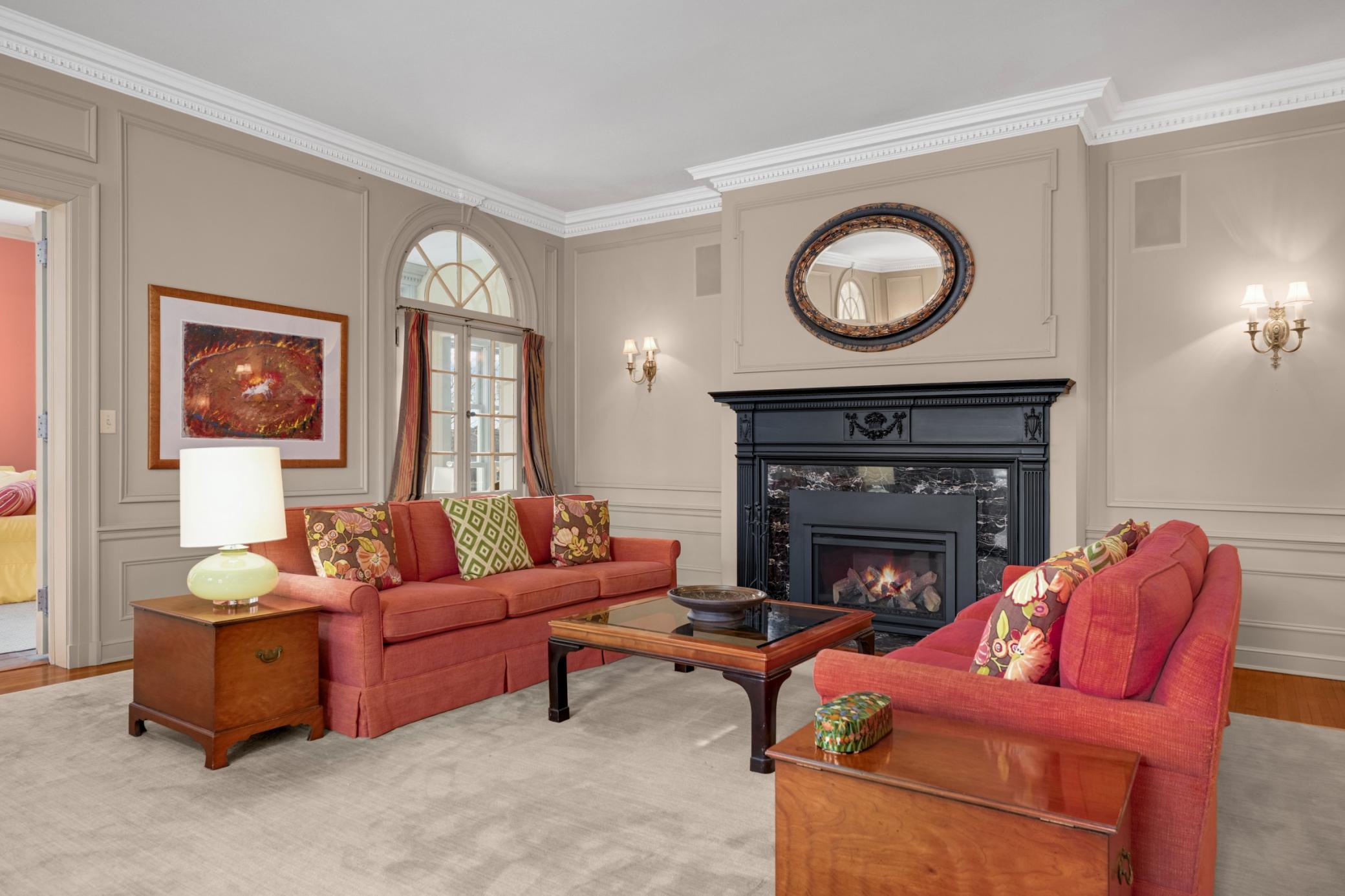 2400 Pillsbury Avenue S