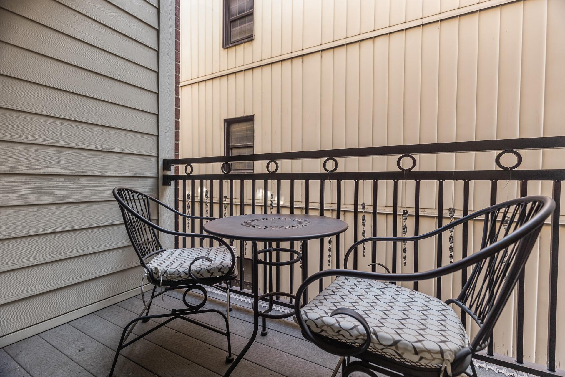 Saint Paul, Minnesota 55101, United States, 2 Bedrooms Bedrooms, ,2 BathroomsBathrooms,Residential,Active,135920