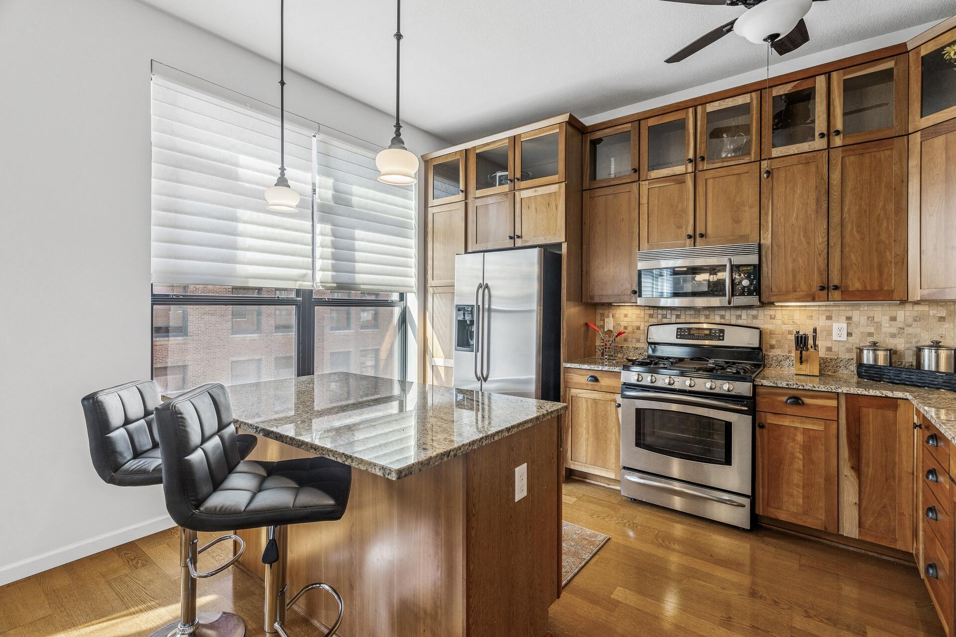 270 4th Street E 401
