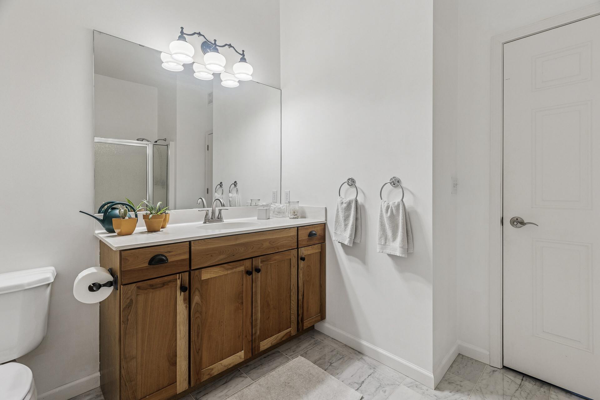 Saint Paul, Minnesota 55101, United States, 2 Bedrooms Bedrooms, ,2 BathroomsBathrooms,Residential,Active,135920