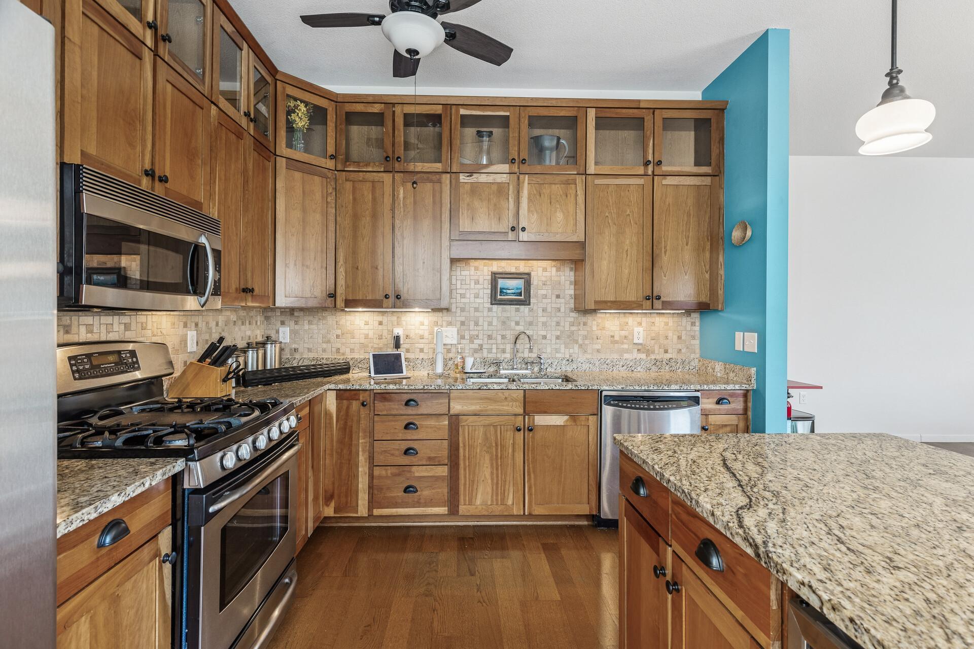 270 4th Street E 401