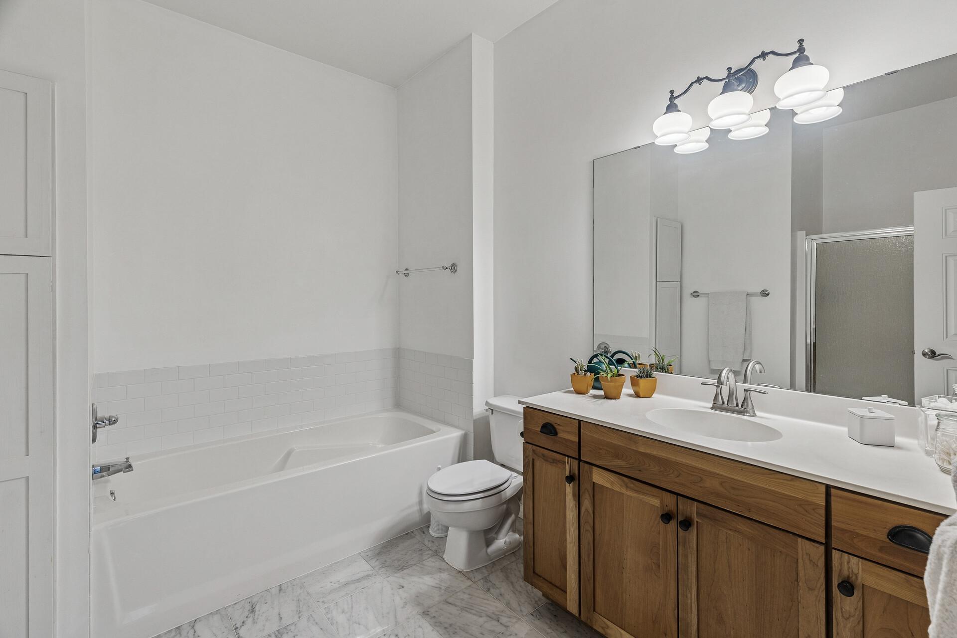 Saint Paul, Minnesota 55101, United States, 2 Bedrooms Bedrooms, ,2 BathroomsBathrooms,Residential,Active,135920