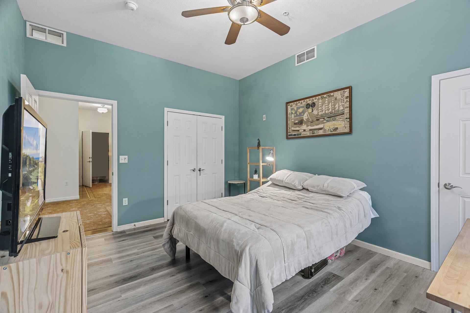 Saint Paul, Minnesota 55101, United States, 2 Bedrooms Bedrooms, ,2 BathroomsBathrooms,Residential,Active,135920