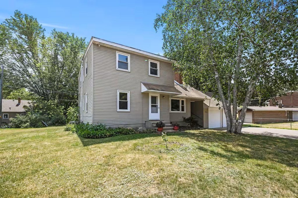 Photo of 17323 Bay Circle, Minnetonka, MN 55391 (MLS # 7143238)