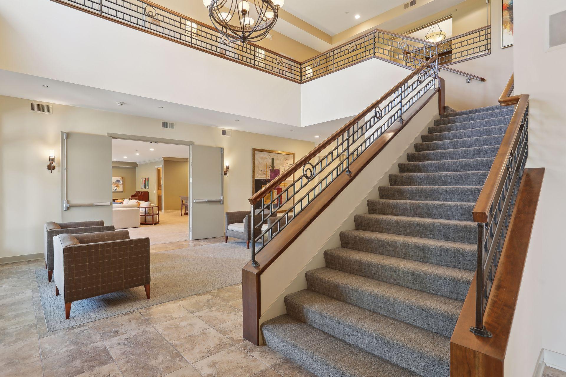 555 Oak Ridge Place 360