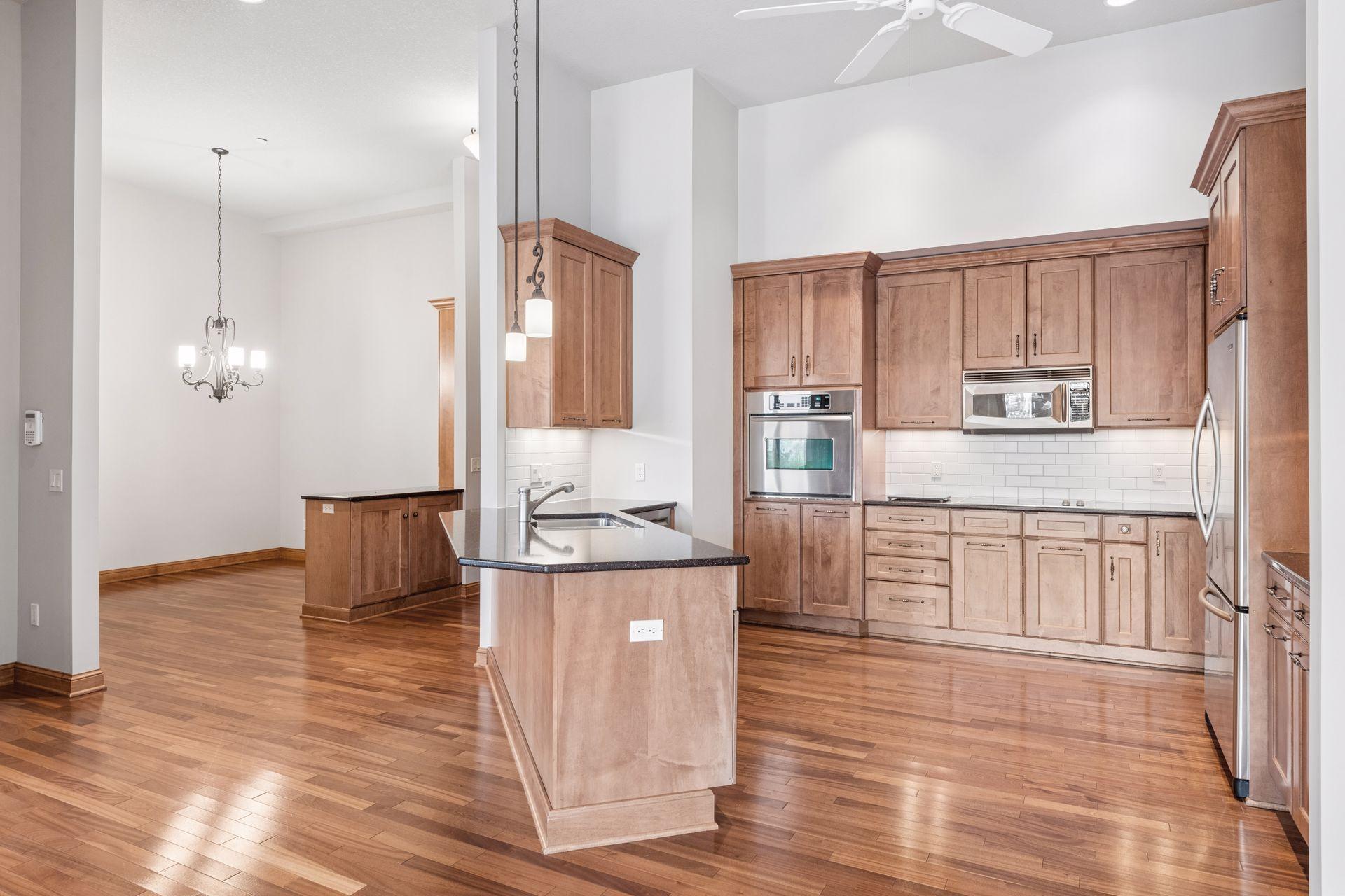 555 Oak Ridge Place 360