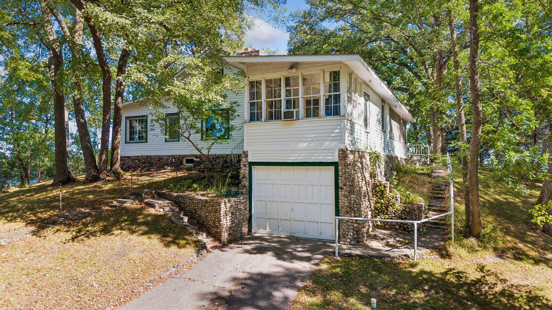 15376 Crestland Road