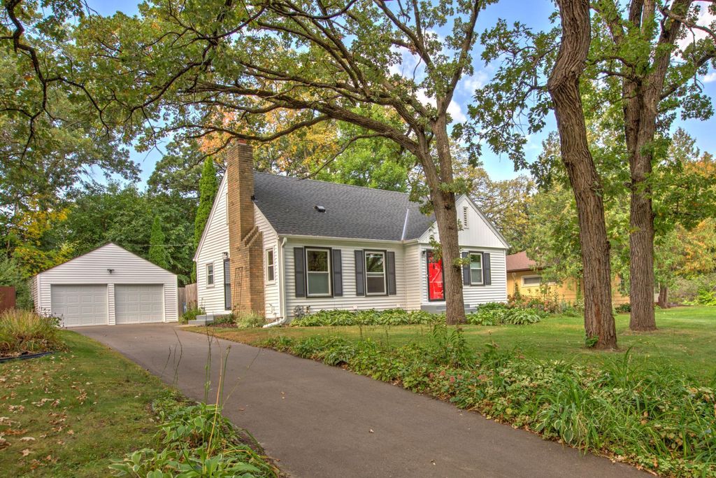 Photo of 7004 Knox Avenue S, Richfield, MN 55423 (MLS # 7001533)