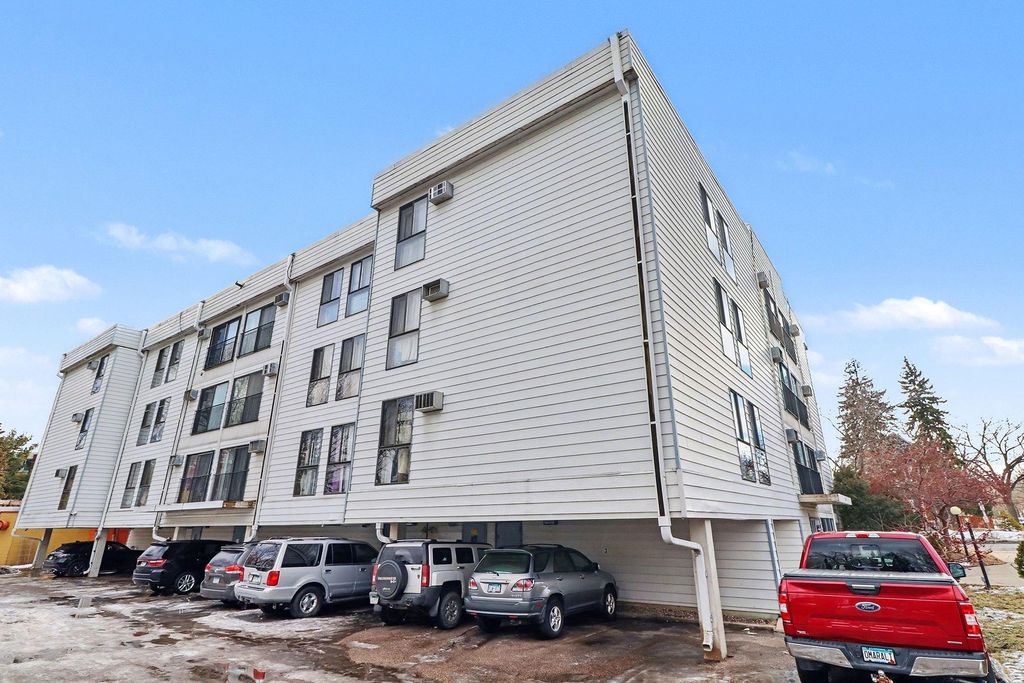 Photo of 925 30th Avenue S #204, Minneapolis, MN 55406 (MLS # 7009781)