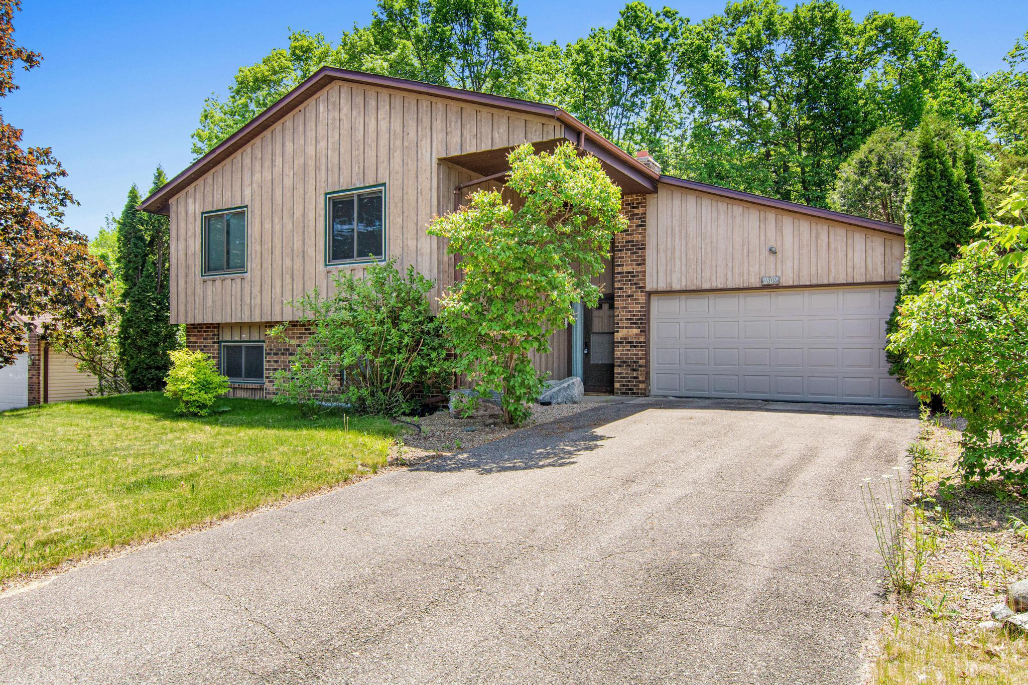 1809 W 138th Street