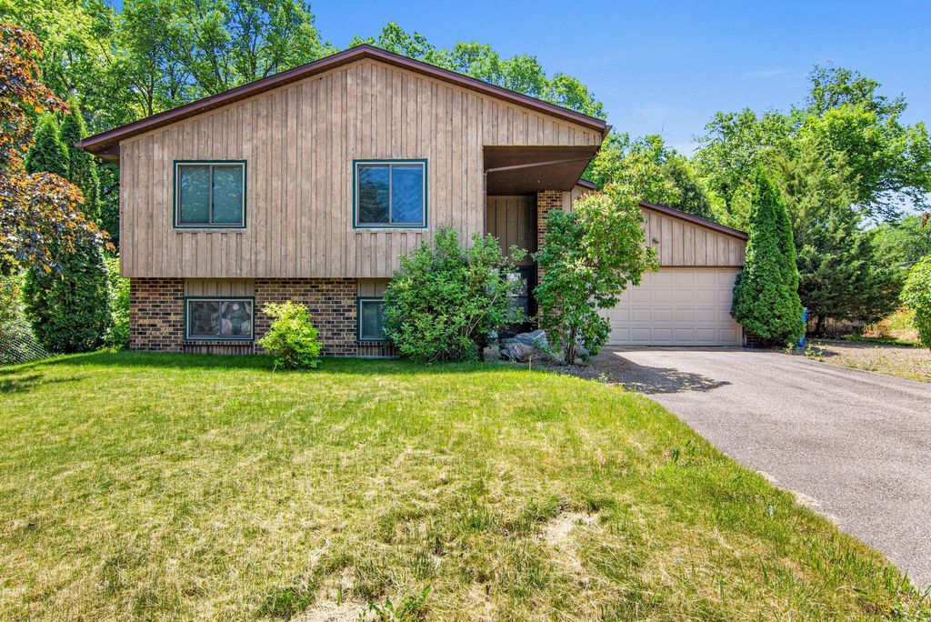 Photo of 1809 W 138th Street, Burnsville, MN 55337 (MLS # 7083737)