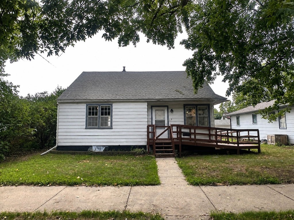 Photo of 119 2nd Avenue NE, Saint Cloud, MN 56304 (MLS # 7126069)