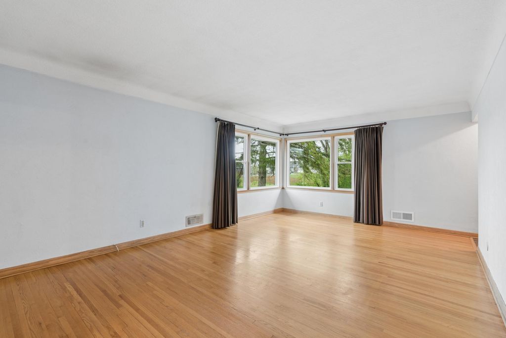 Photo of 1765 Galtier Street, Roseville, MN 55113 (MLS # 7058941)