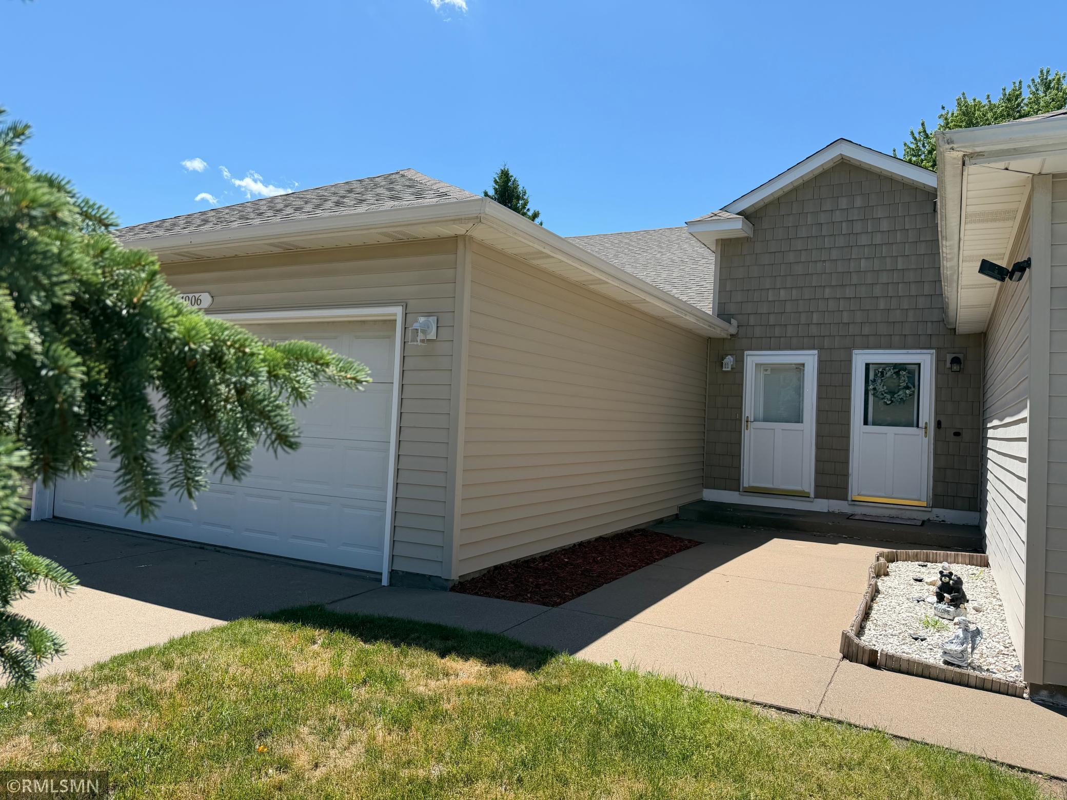 1906 Tuenge Drive