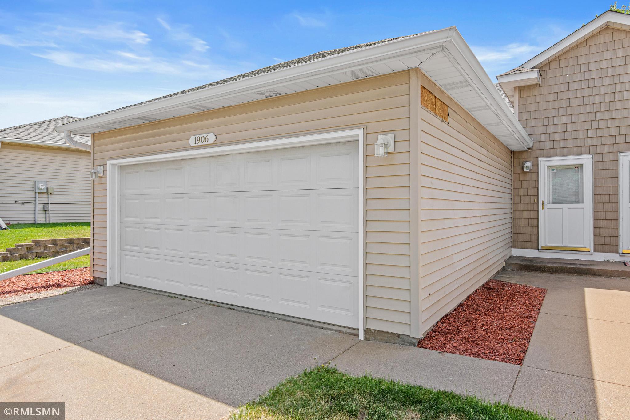 1906 Tuenge Drive