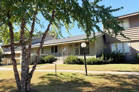 61 Windsor Court New Brighton MN 55112