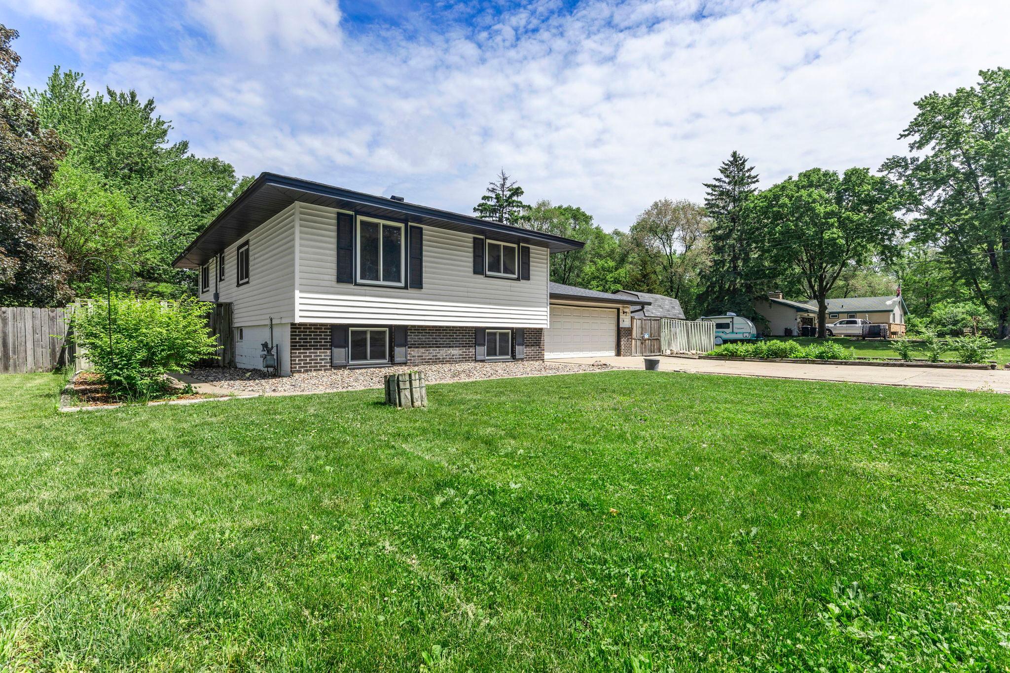 2515 Hillview Road