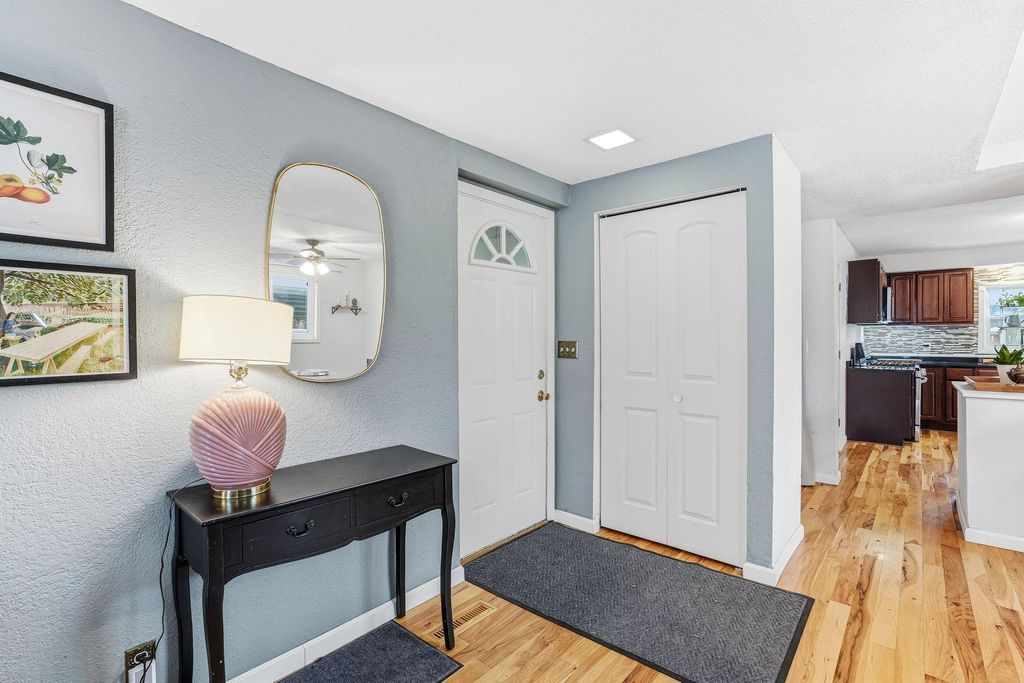 Photo of 454 Michigan Street, Saint Paul, MN 55102 (MLS # 6823856)