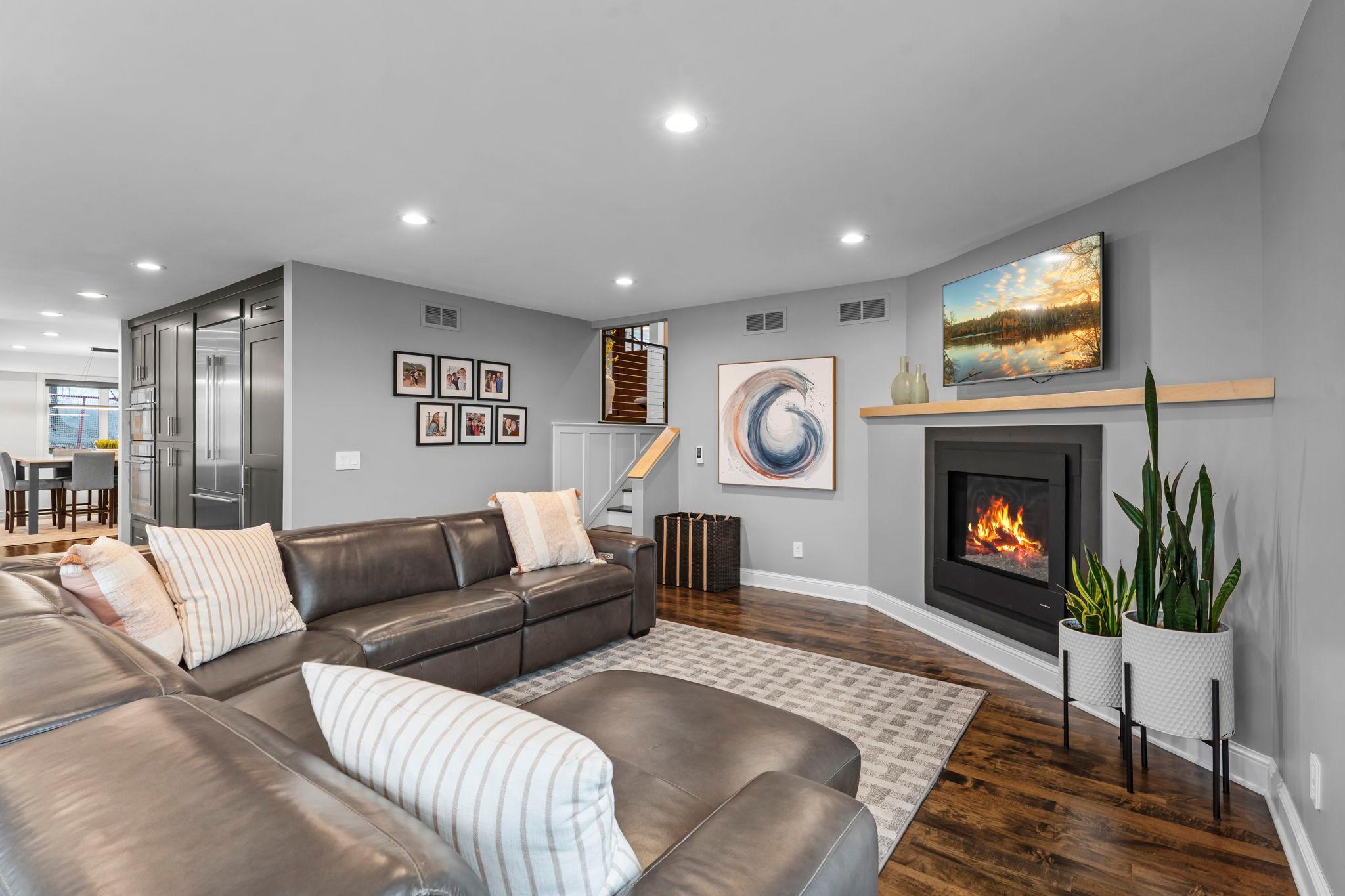 Saint Paul, Minnesota, 55126, United States, 4 Bedrooms Bedrooms, ,4 BathroomsBathrooms,Residential,Active,2027818