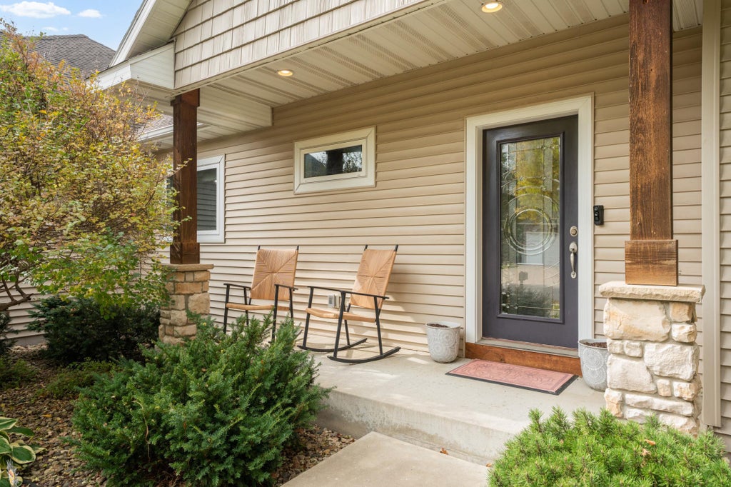 Photo of 53 River Court NE, Rochester, MN 55906 (MLS # 7154629)