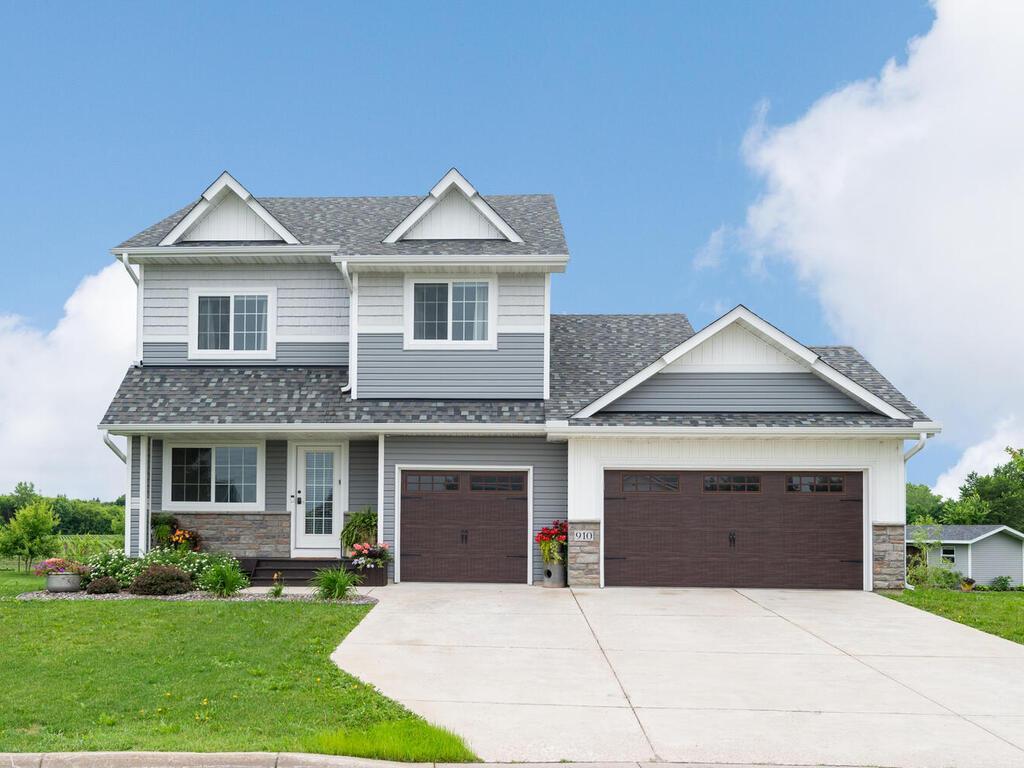 910 Burton Circle