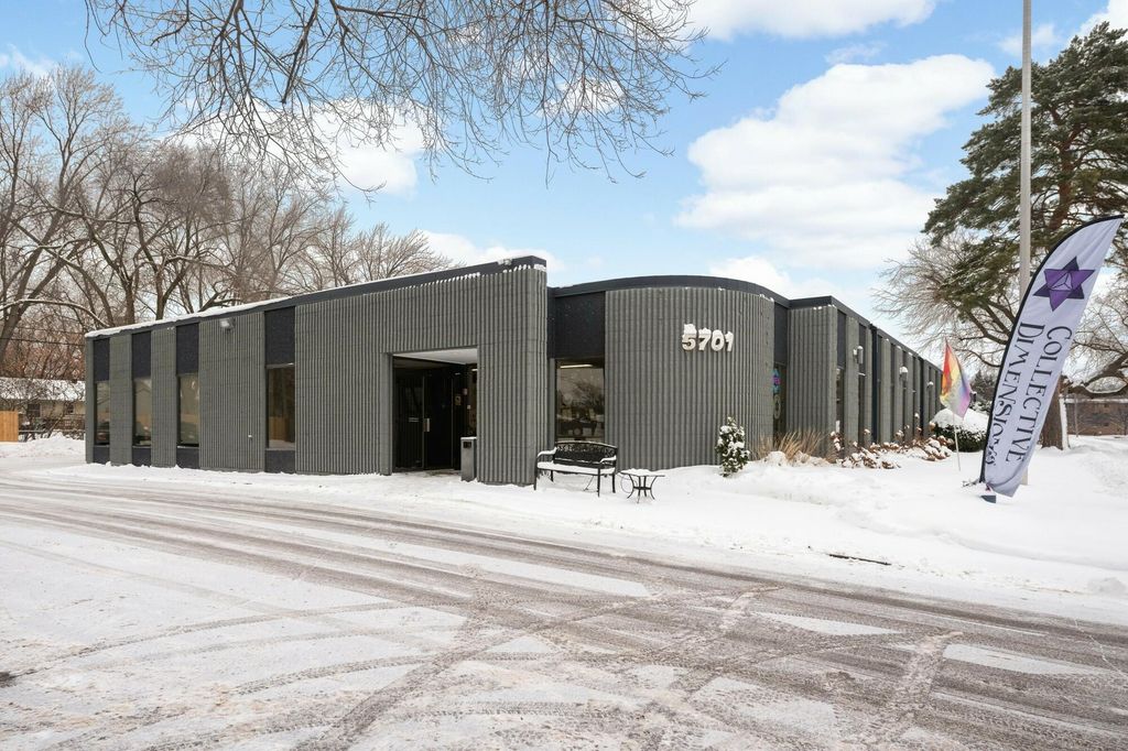 Photo of 5701 Kentucky Avenue N, Crystal, MN 55428 (MLS # 7077270)