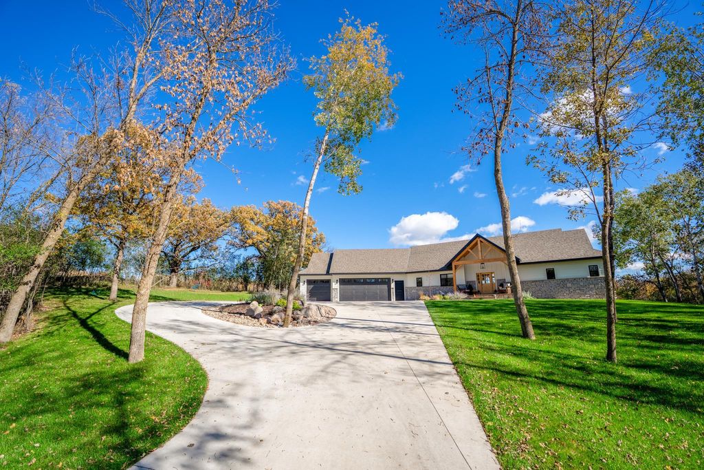 Photo of 131 Pine Street NW, New London, MN 56273 (MLS # 7041883)