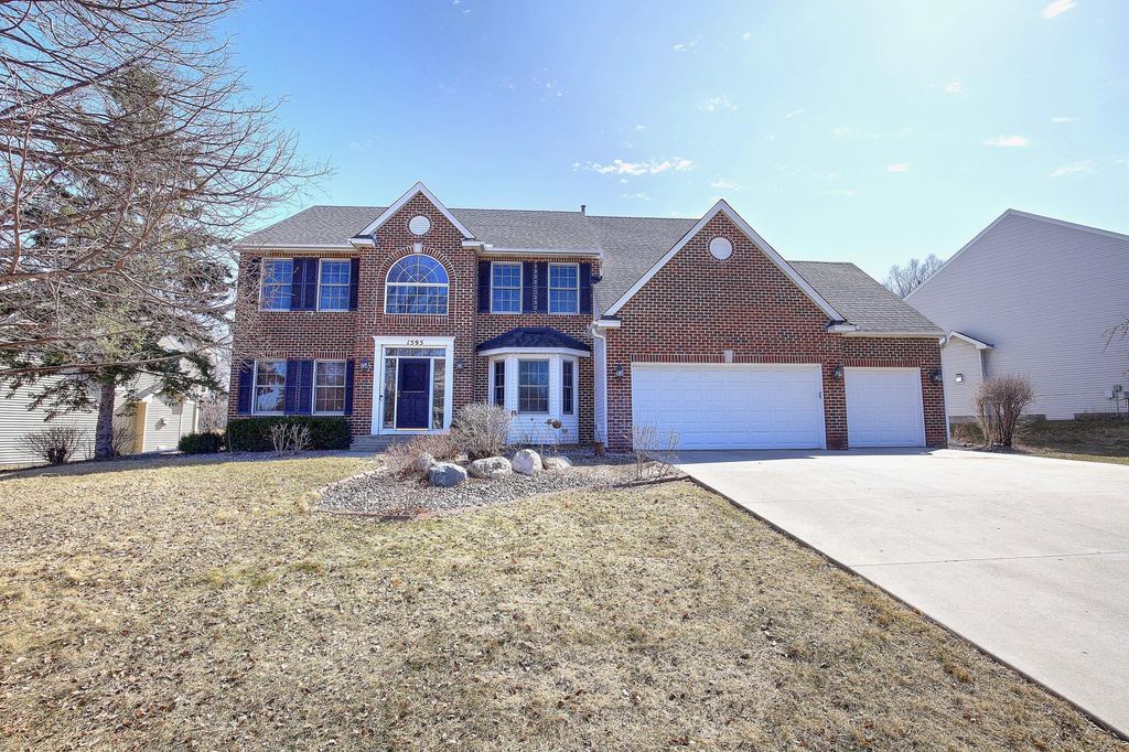 Photo of 1595 Spinaker Drive, Woodbury, MN 55125 (MLS # 7041462)