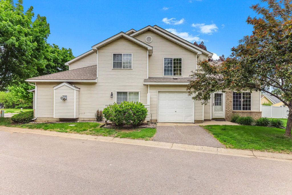 Photo of 2333 Williams Drive, Burnsville, MN 55337 (MLS # 7078030)