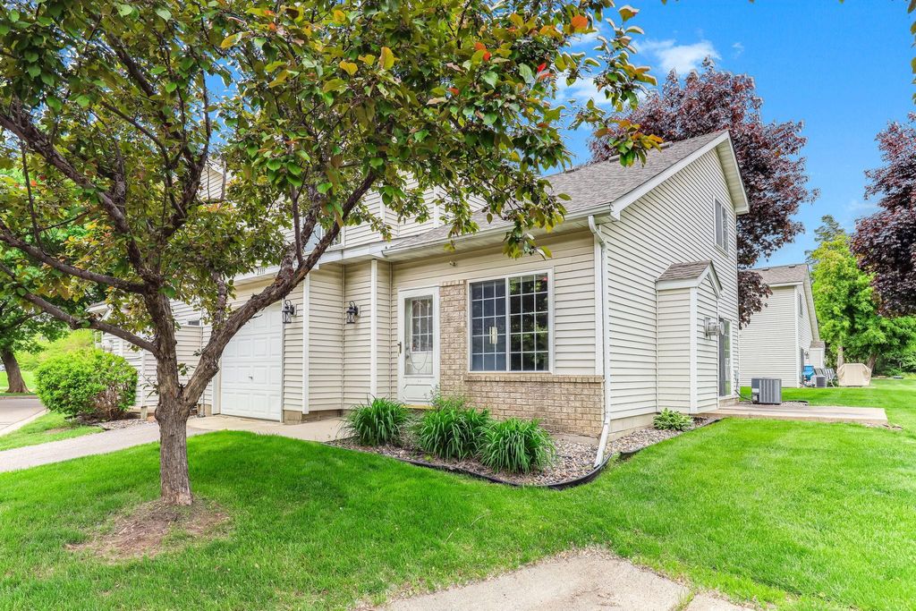 Photo of 2333 Williams Drive, Burnsville, MN 55337 (MLS # 7078030)