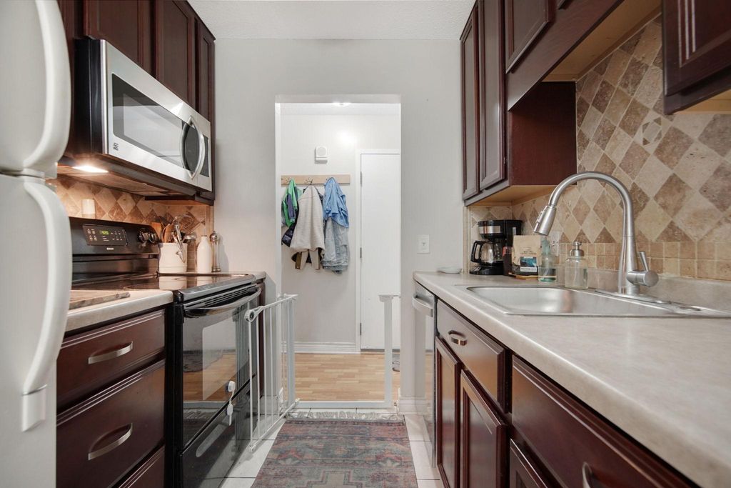 Photo of 12846 Nicollet Avenue #202, Burnsville, MN 55337 (MLS # 7037635)