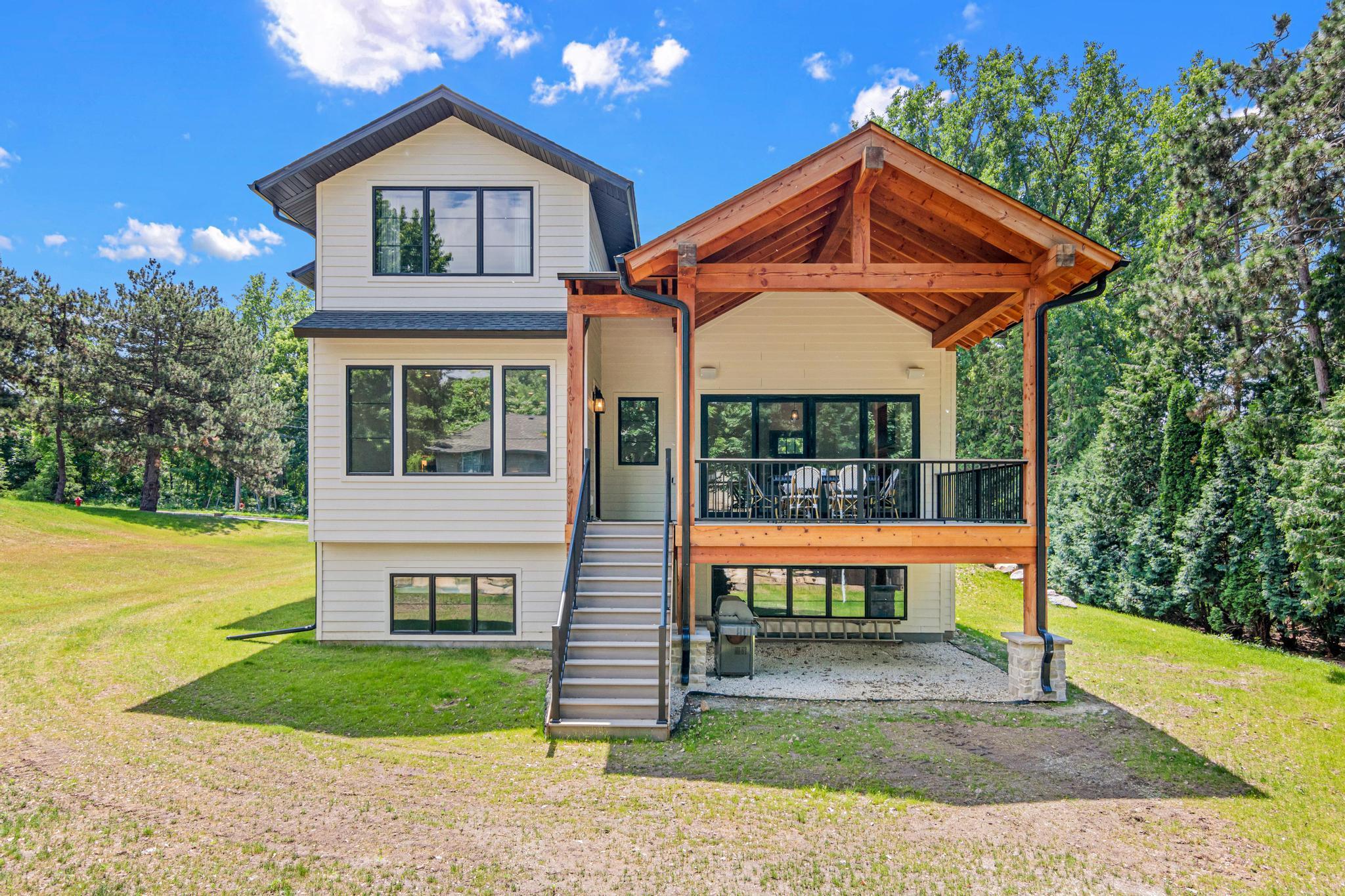 609 Callahan Place