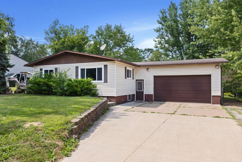 Photo of 460 Center Street, Dakota, MN 55925 (MLS # 7154657)