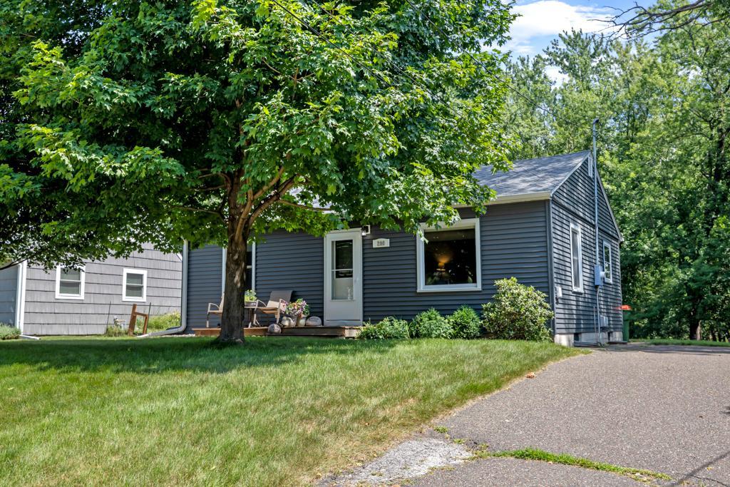 280 Warner Avenue N
