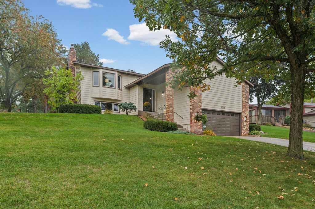 Photo of 1142 Parkview Lane, Eagan, MN 55123 (MLS # 7149854)
