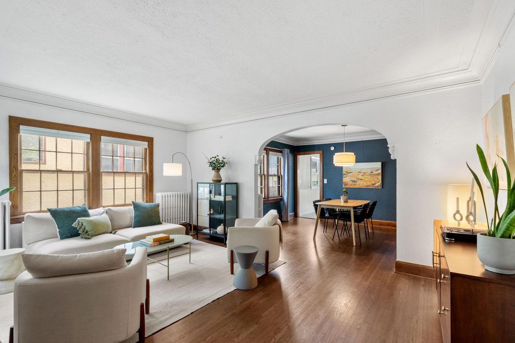 Photo of 2128 Juno Avenue, Saint Paul, MN 55116 (MLS # 7094989)