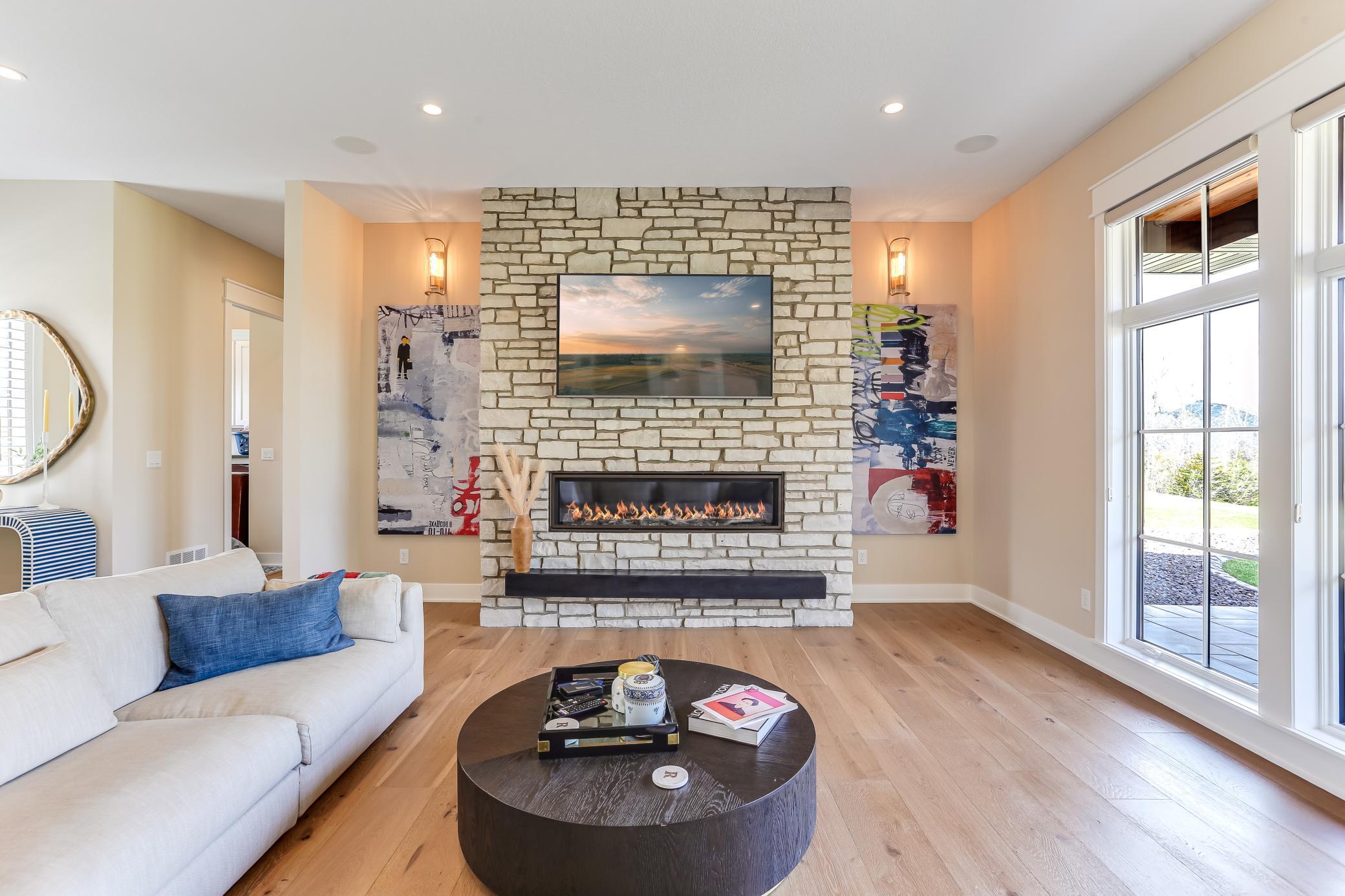 2580 Woodcliffe Trail