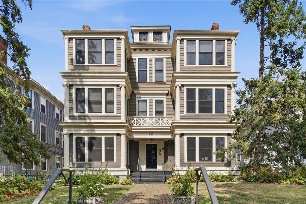 Photo of 593 Laurel Avenue #6E, Saint Paul, MN 55102 (MLS # 7108509)