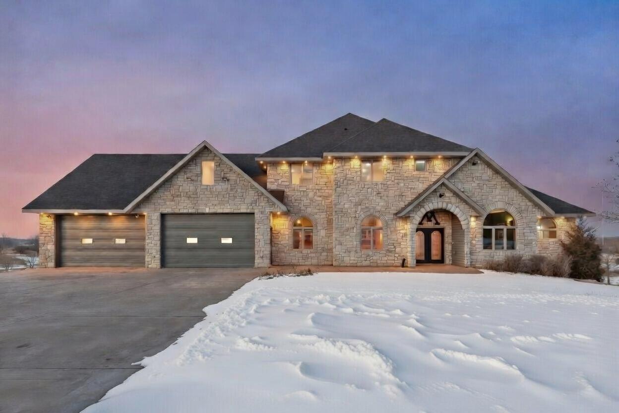 20951 Prairie Hills Lane