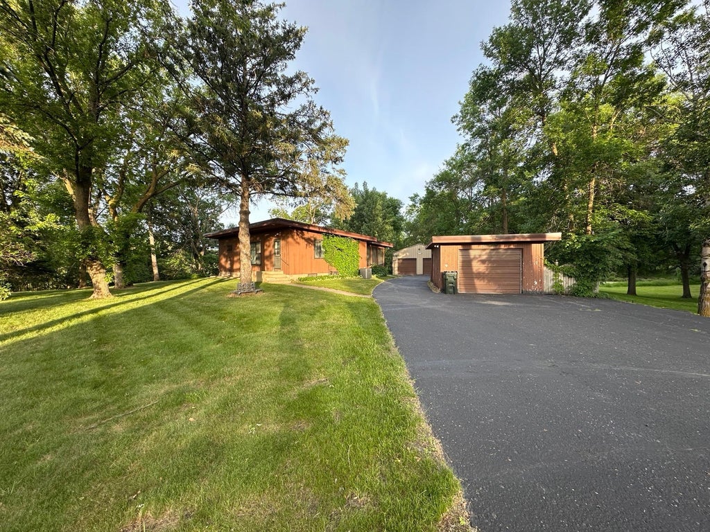 Photo of 1402 N Mckay Avenue NE, Alexandria, MN 56308 (MLS # 7093034)