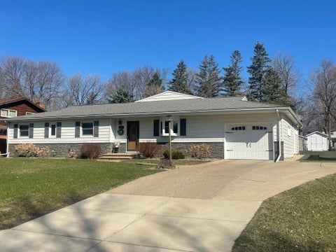 Photo of 207 E Hollett Street, Tracy, MN 56175 (MLS # 7050035)