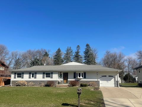 Photo of 207 E Hollett Street, Tracy, MN 56175 (MLS # 7050035)
