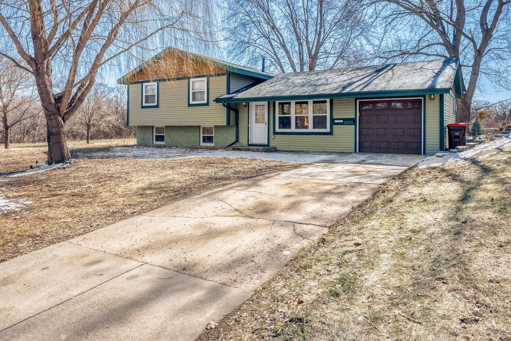Photo of 532 17th Street E, Hastings, MN 55033 (MLS # 7036515)