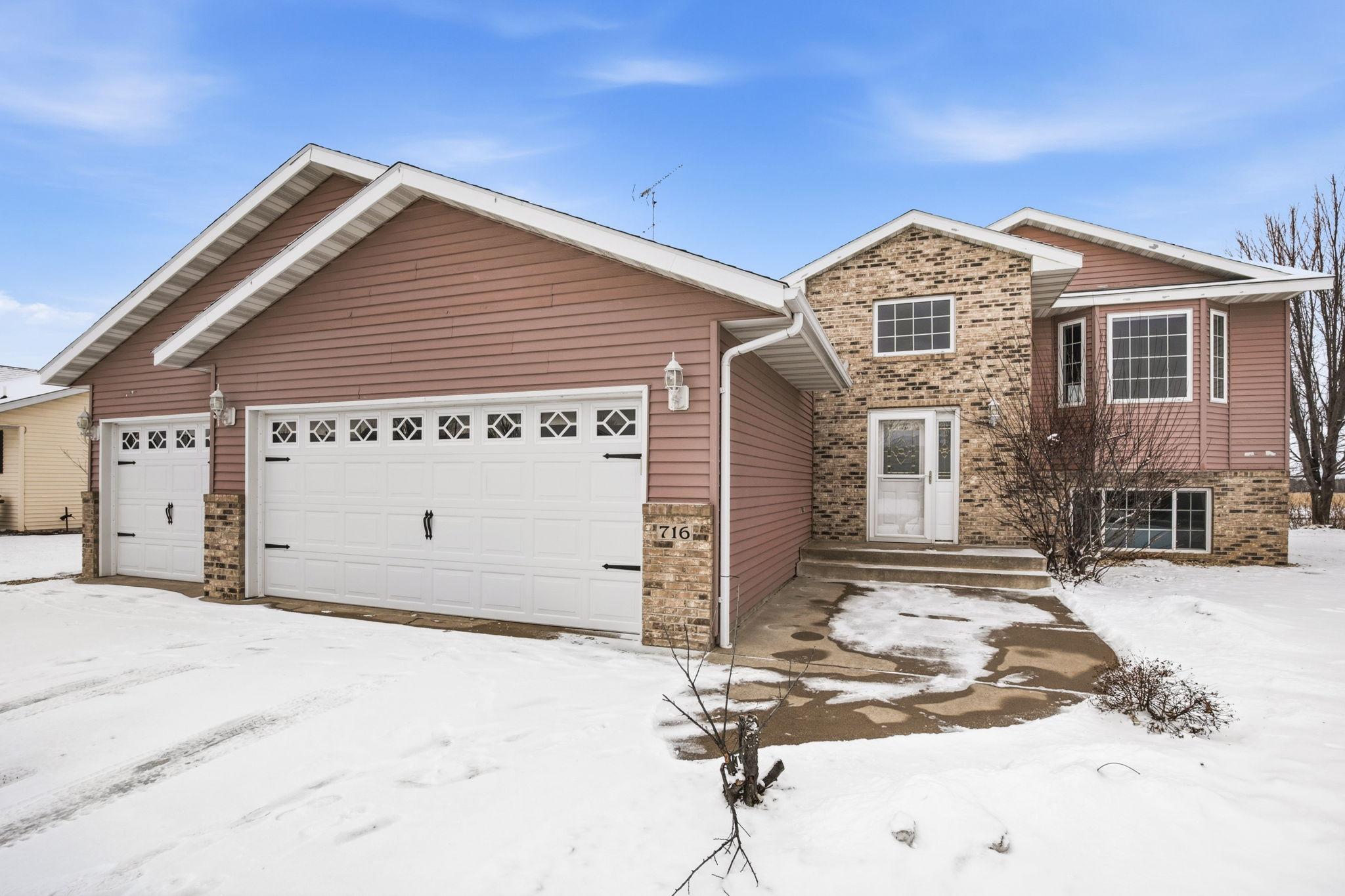 716 Ochotto Lake Drive