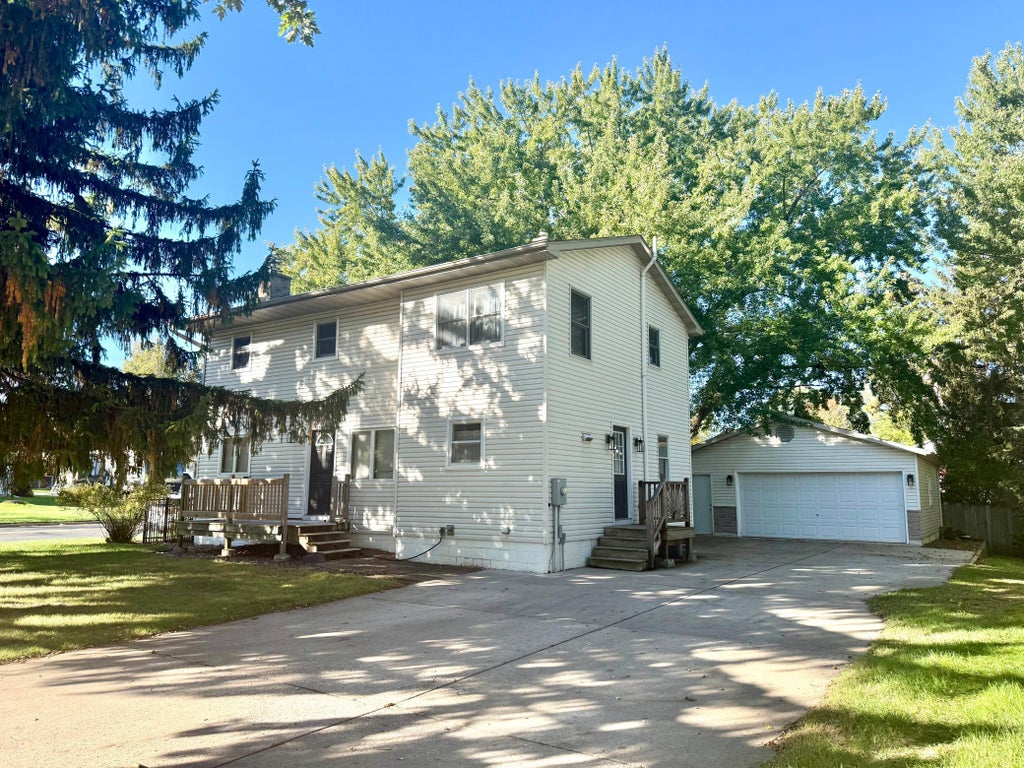 Photo of 737 S Dakota Avenue, New Richmond, WI 54017 (MLS # 7154419)