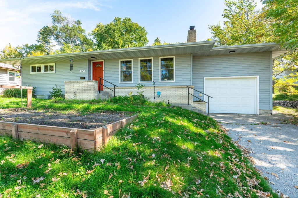 Photo of 904 N Rosemary Avenue, Fergus Falls, MN 56537 (MLS # 7155874)