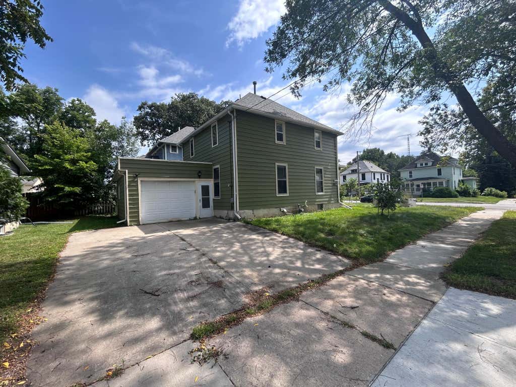 Photo of 903 1st Street SE, Rochester, MN 55904 (MLS # 7133303)