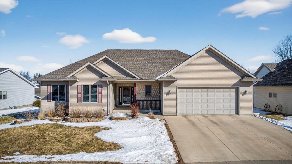 Photo of 904 Bucknell Boulevard SE, Stewartville, MN 55976 (MLS # 6821628)