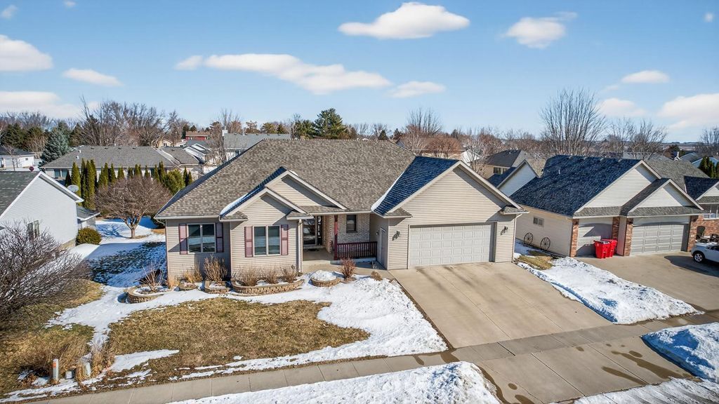 Photo of 904 Bucknell Boulevard SE, Stewartville, MN 55976 (MLS # 6821628)